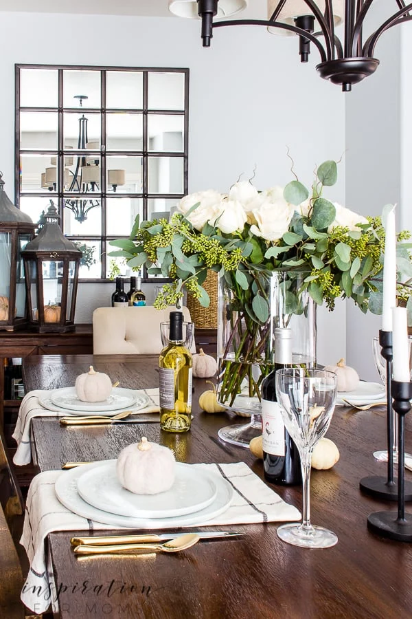 Thanksgiving Tablescapes with Natural Elements	