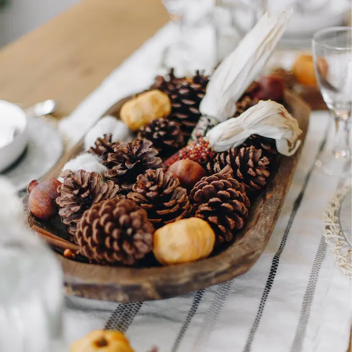 Warm and Welcoming Thanksgiving Table Decor