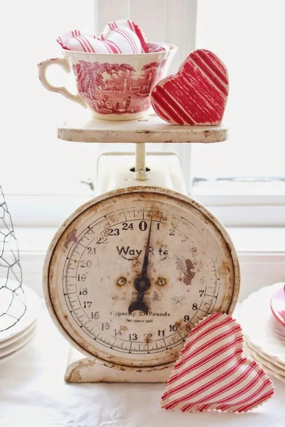 Infuse romance into your home with our handpicked vintage Valentine's Day decor ideas. Create an atmosphere that captures the essence of love.
