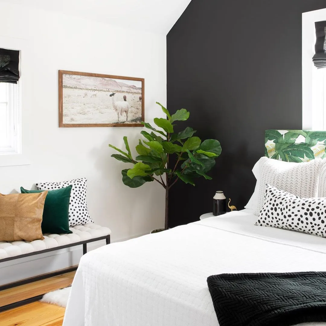 Bold and Beautiful: Black Accent Wall Bedroom Inspiration	