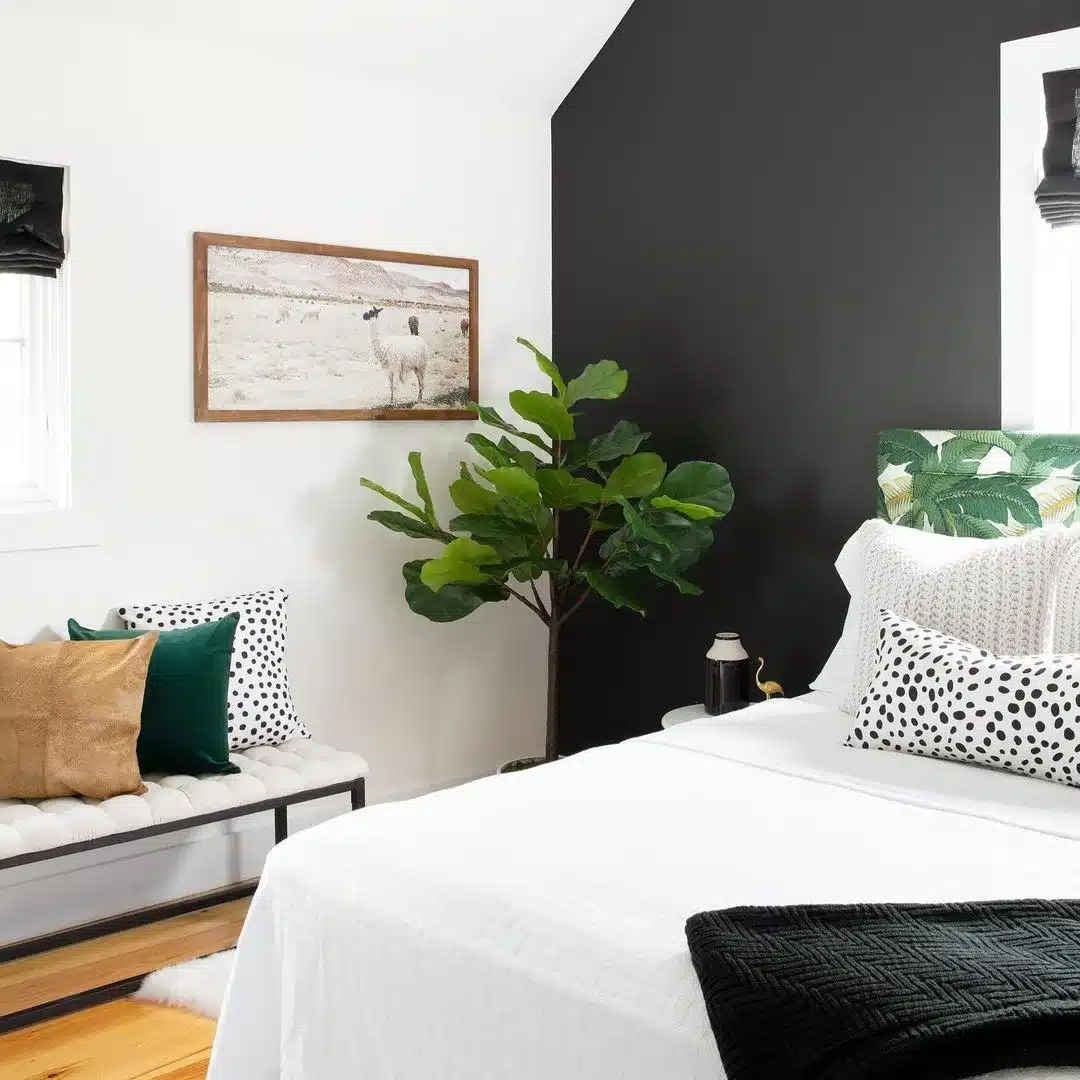 Bold and Beautiful: Black Accent Wall Bedroom Inspiration	