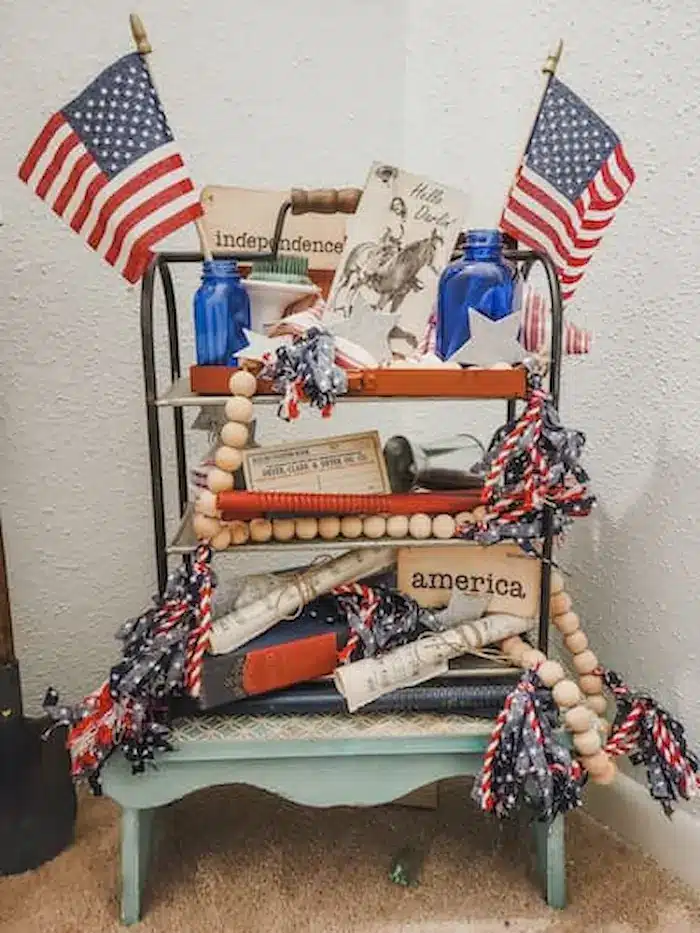 Great Ideas To Decorate With Patriotic Vintage Flash Cards